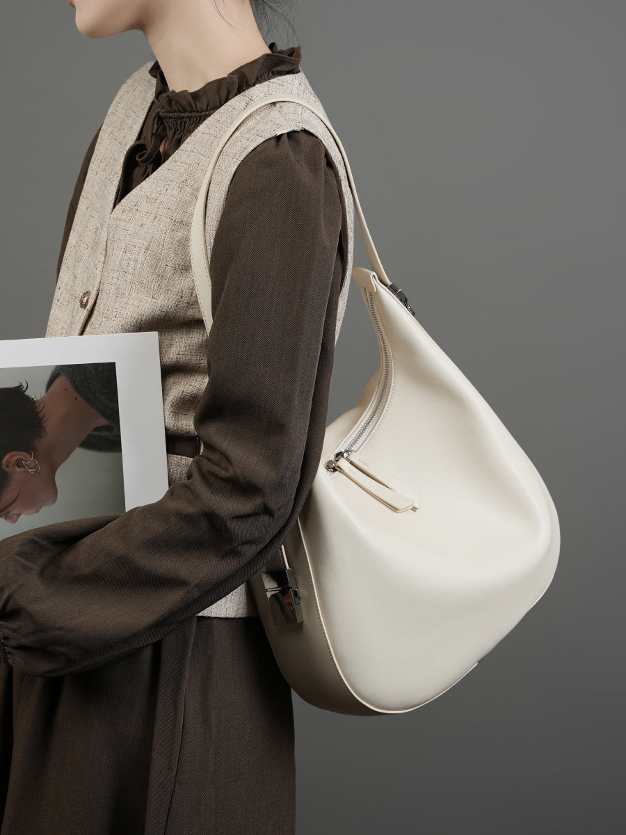 Bolso de hombro de piel media luna, fotografía adicional 3