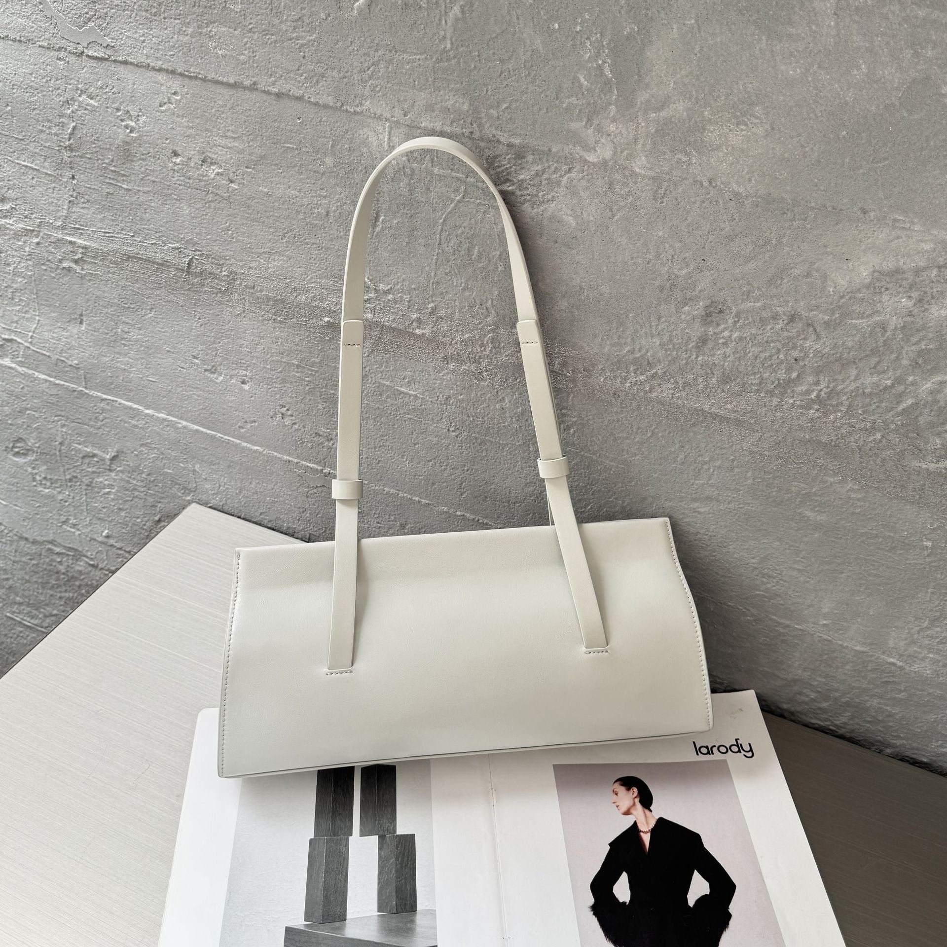 Bolso de hombro de piel · Estilo francés