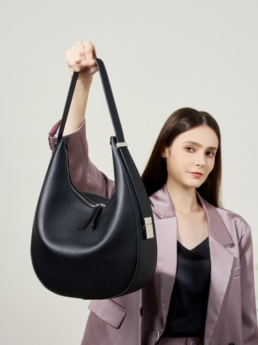 Bolso de hombro de piel media luna