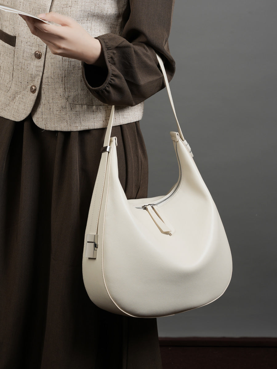 Bolso de hombro de piel media luna, fotografía adicional 5